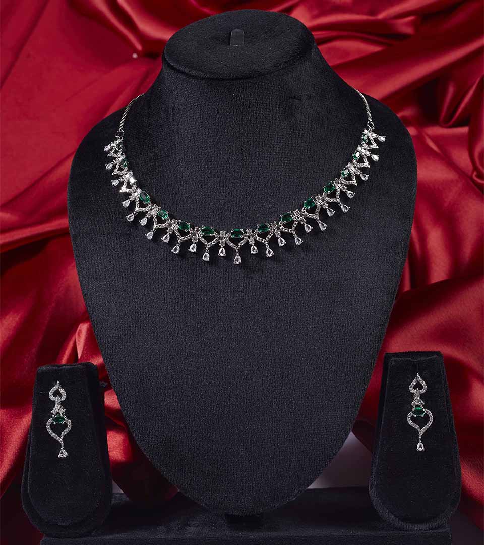 Green Fringe Necklace Set