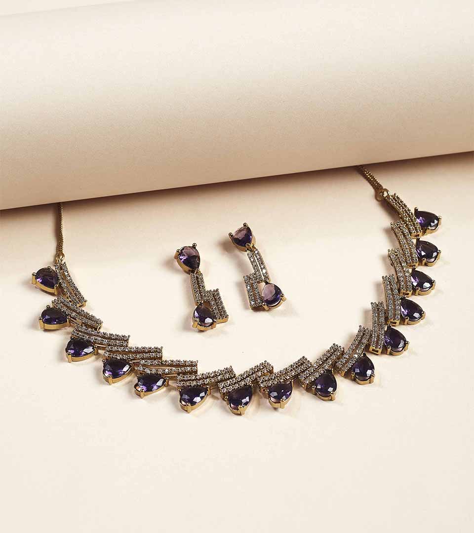 Dark Triangle Necklace Set