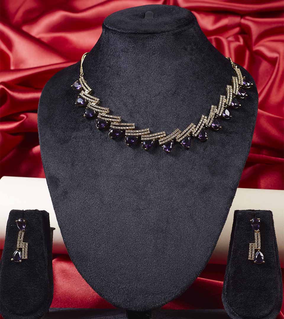 Dark Triangle Necklace Set
