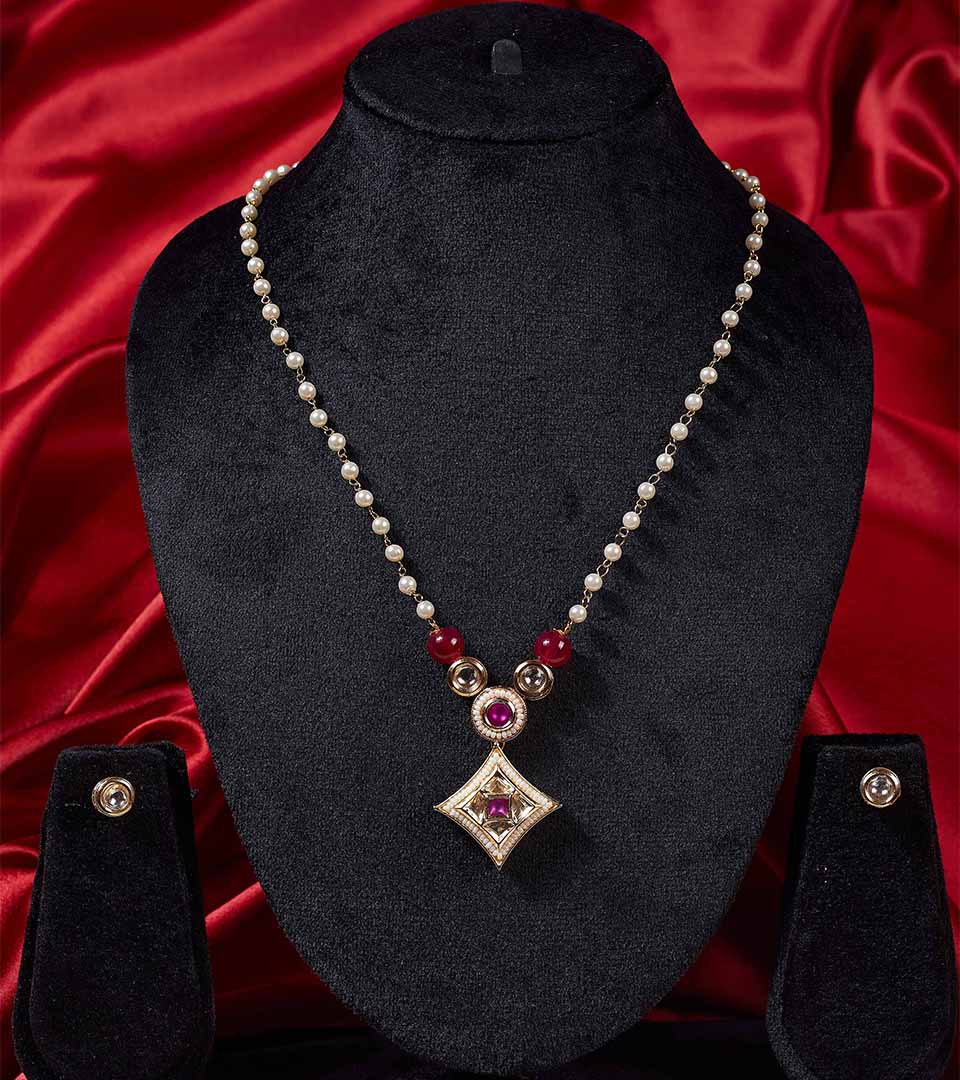 Red Crown Pendant Jewellery Set