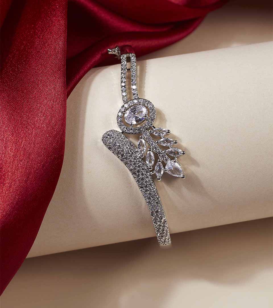 Clear Leaf Crossover Bangle