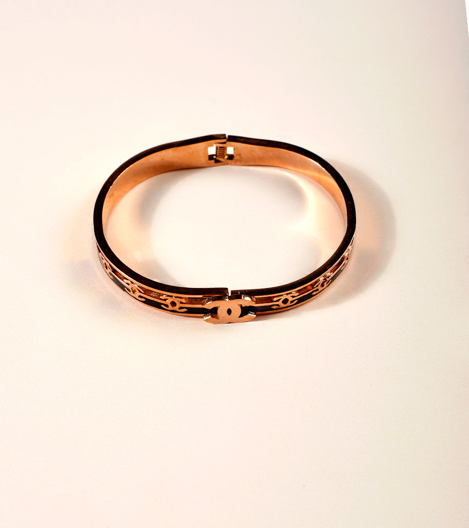 Golden Patterned Slim Bangle